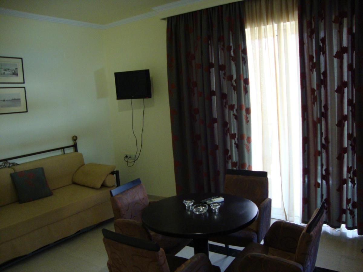 Captain Stavros Hotel Nidrí Kültér fotó